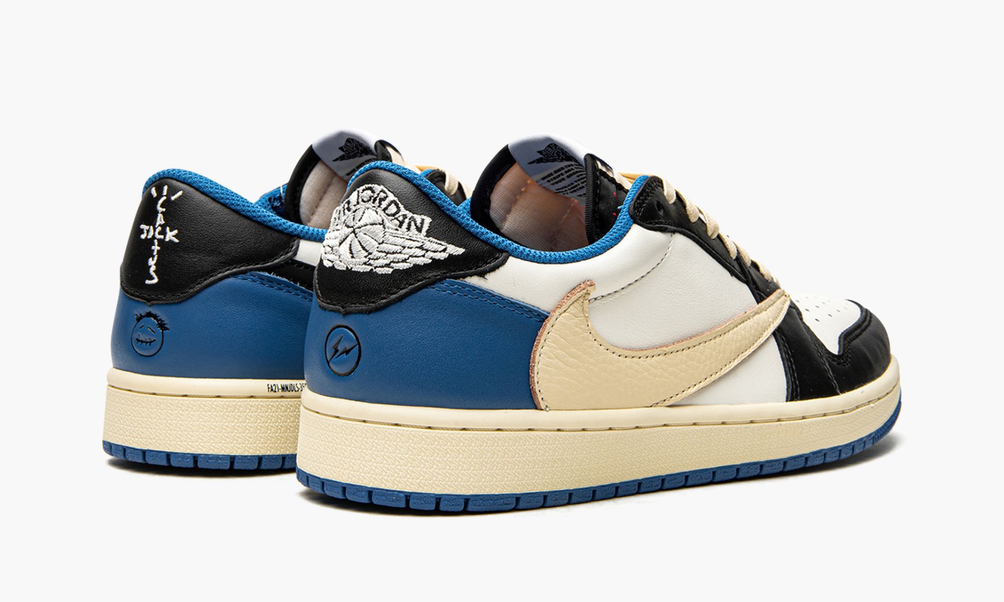 17037229_34992060_2048 Jordan 1 Low Fragment x Travis Scott